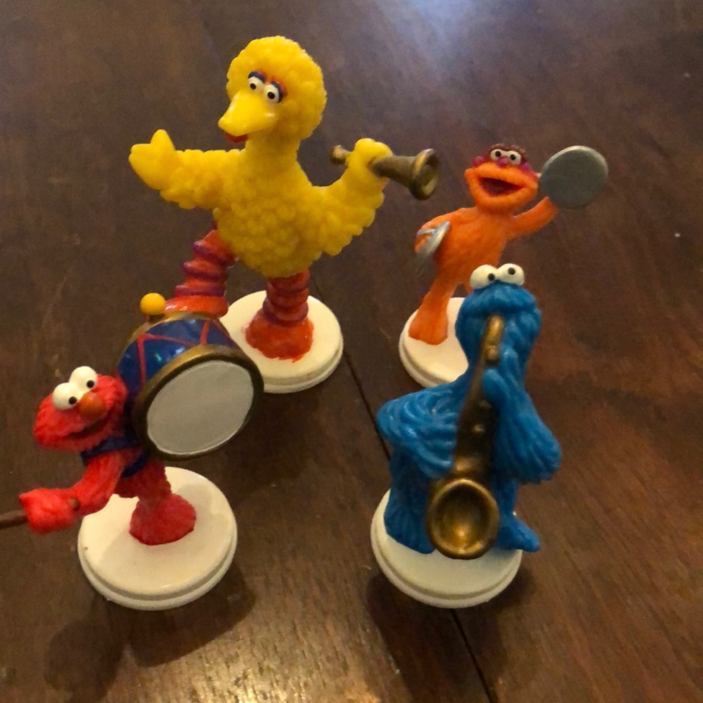 Elmo Cupcake toppers